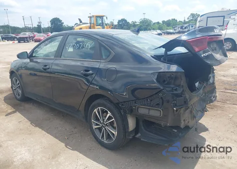 2023 Kia Forte Lxs z USA, uszkodzony, nr VIN 3KPF24AD6PE636386